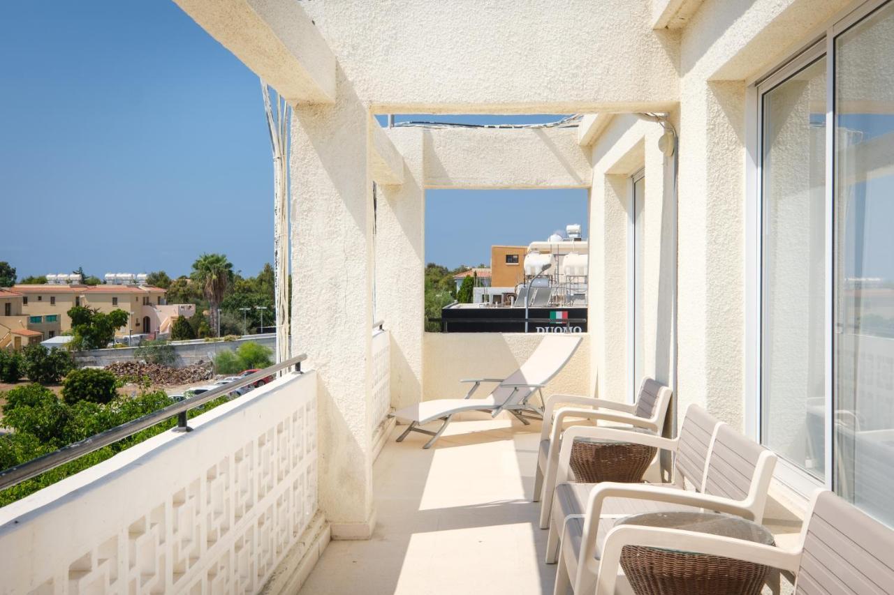 Seaview 3 Bedroom Kings Road Penthouse Paphos Exterior photo